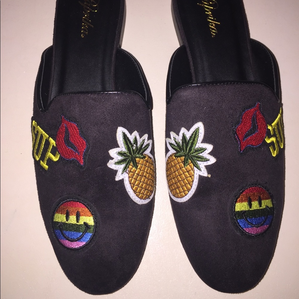 Open shoes